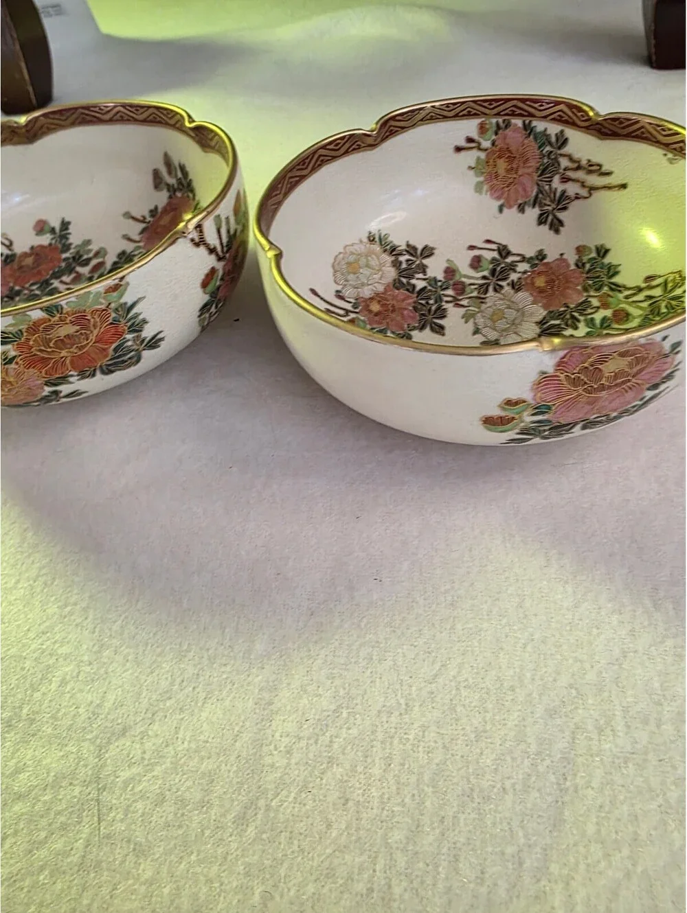 Pair Vintage Japanese Satsuma Style Peony Bowls Crackle Glaze Gold 4.75